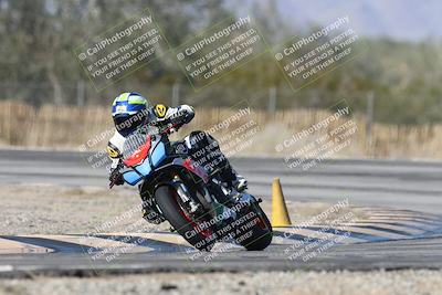 media/Dec-01-2025-Moto Forza (Mon) [[2daa91e15f]]/2-Intermediate Group/Session 3 (Turn 3)/